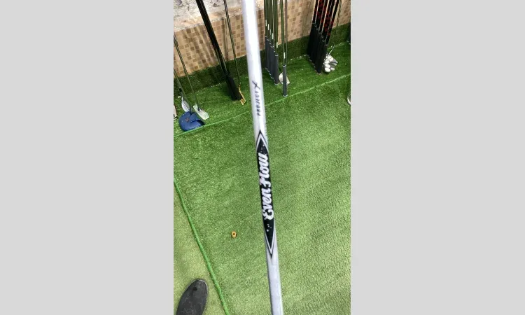 Titleist 915D2 Driver image 5