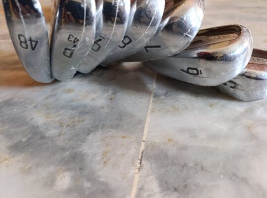 Titleist T300 Irons (Brand New)