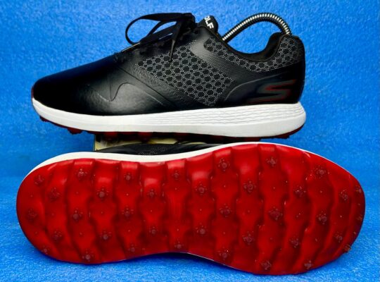 “Skechers GO GOLF Max”