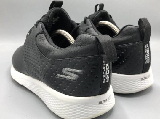 SKECHERS GOGOLF V4 SPIKELESS GOLF SHOES – UK 8