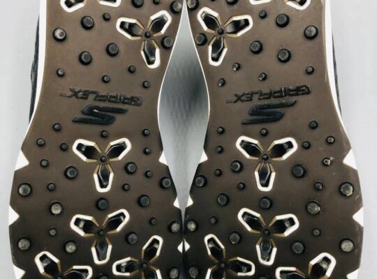 SKECHERS GOGOLF V4 SPIKELESS GOLF SHOES – UK 8